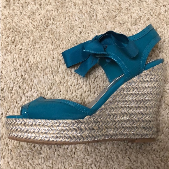 Teal black house white market heels - Picture 2 of 4